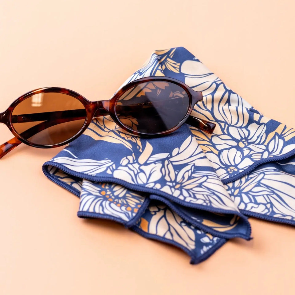 Premium microfiber cloth, large 30x30 cm, designed for glasses, screens, and glass - Camera & Photo > Camera Accessories