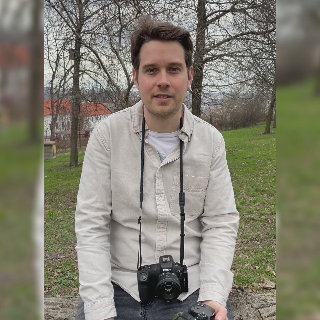 Camera strap without ring for narrow eyelets